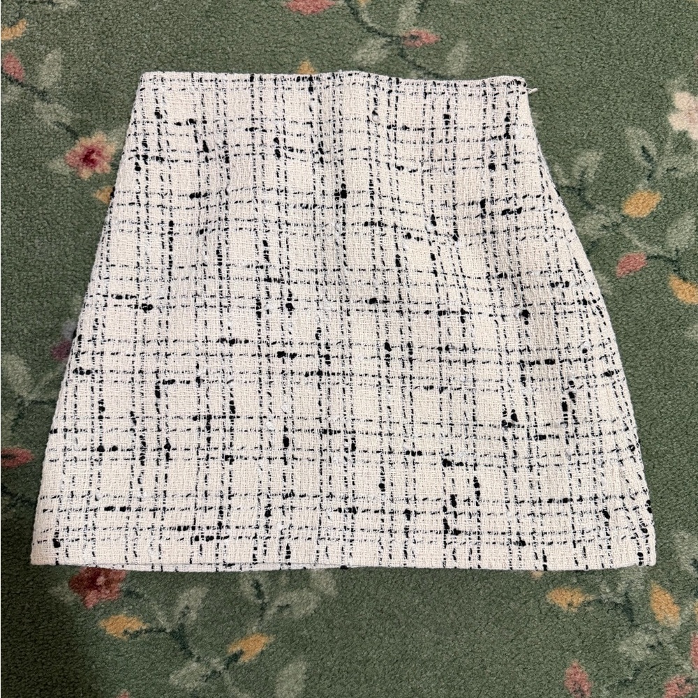 L'Academie White and Black Tweed Mini Skirt